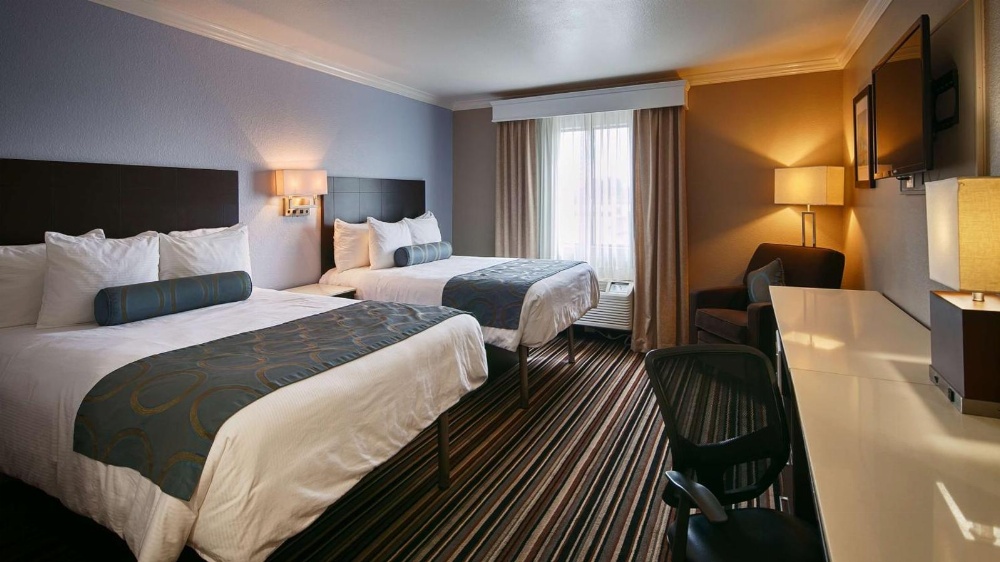 Best Western Plus Diamond Valley Inn